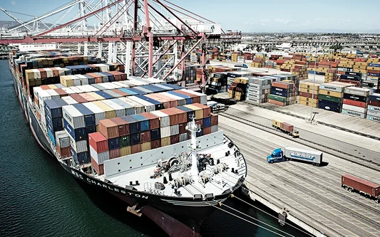 LCL-Container-arriving-at-wharf