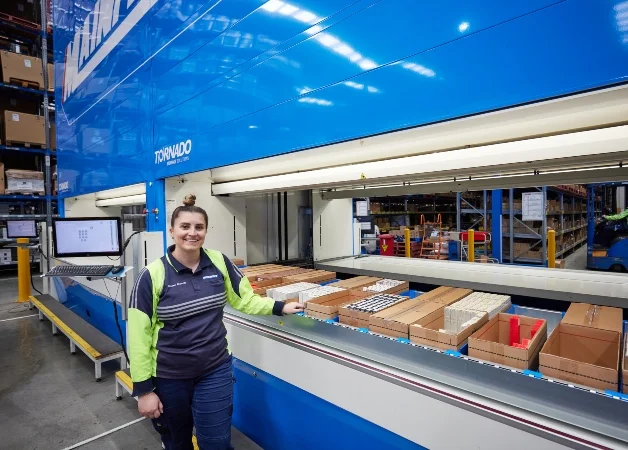 Warehousing automation - Vertical Lift Module