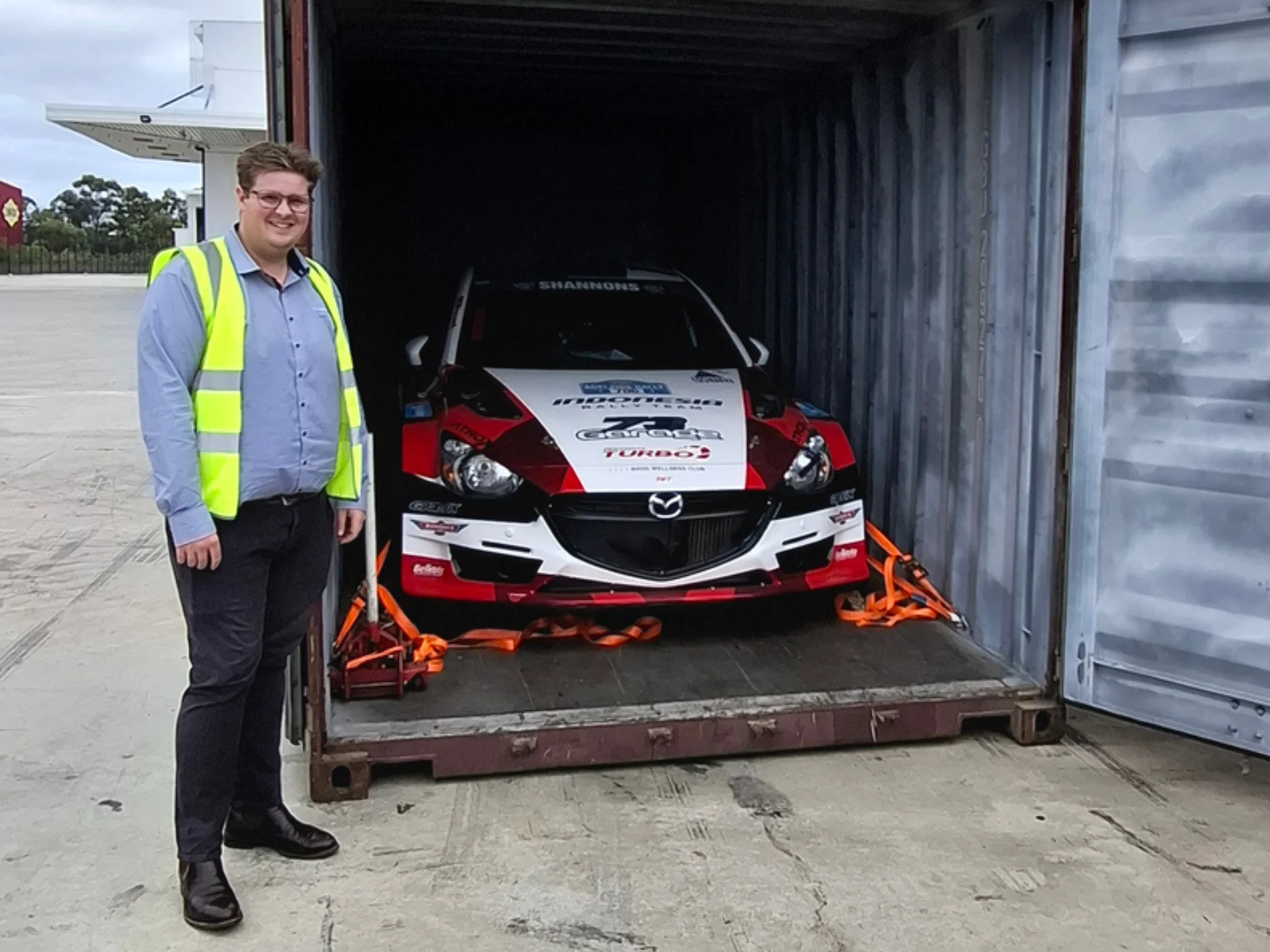  Mainfreight Vehicle Transportation Services: Moving Rally Cars Across Borders